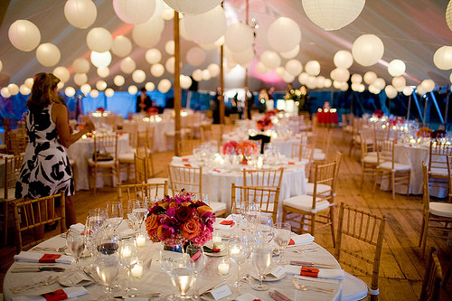 Wedding Tent Lighting DIY
 de Lovely Affair Decor Creative Wedding Lighting Ideas