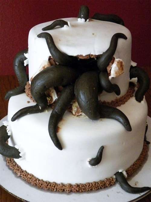 [Image: weird-birthday-cakes-beautiful-18-absolu...-cakes.jpg]