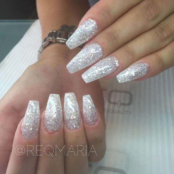 White Glitter Acrylic Nails
 Simple yet Gorgeous Glitter long coffin nails reqmaria