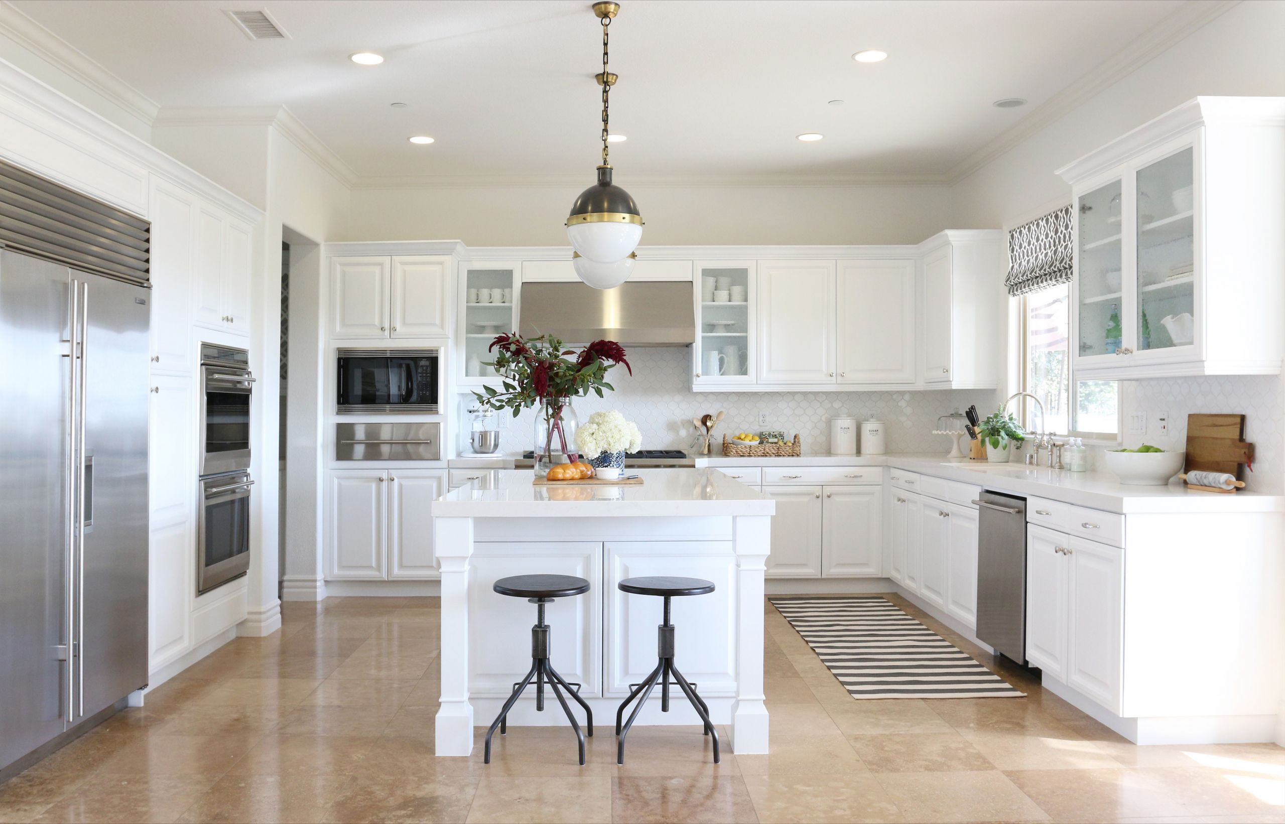 White Kitchen Cabinet Designs
 11 Best White Kitchen Cabinets Design Ideas for White