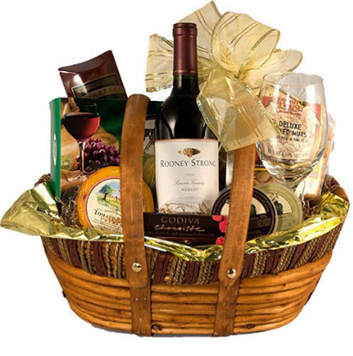 Wine Basket Gift Ideas
 Amazing Christmas Gift Ideas for Couples Christmas