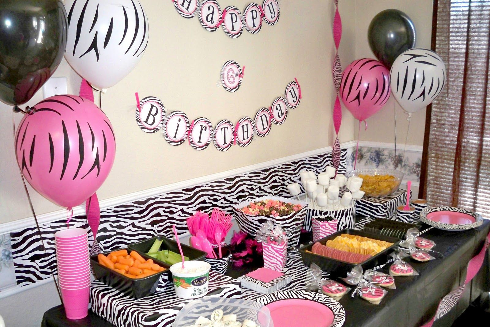Zebra Decorations For Birthday Party
 Zebra table decorations for an animal print party