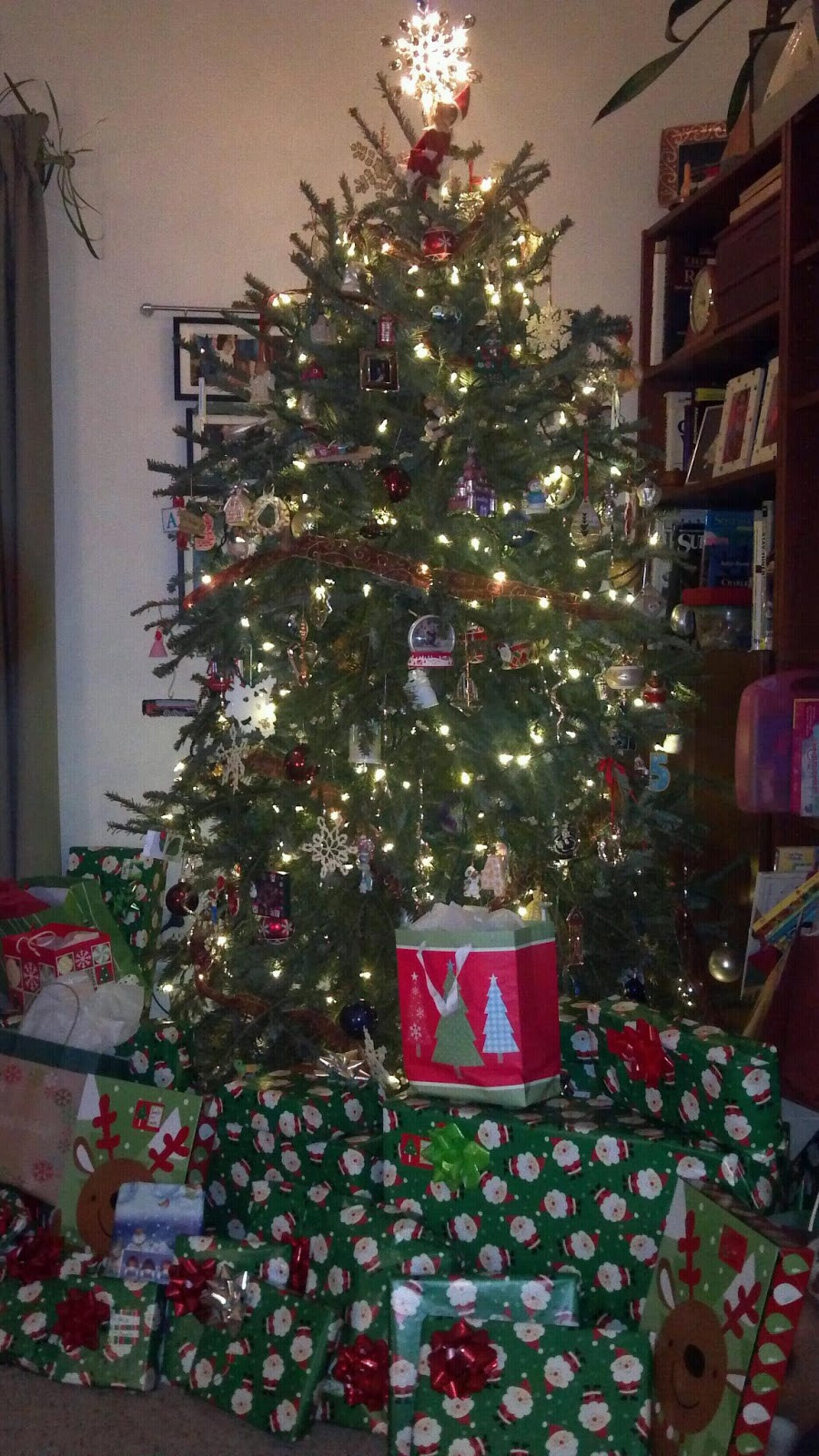 Christmas Tree With Gifts
 Christmas Tree and Presents