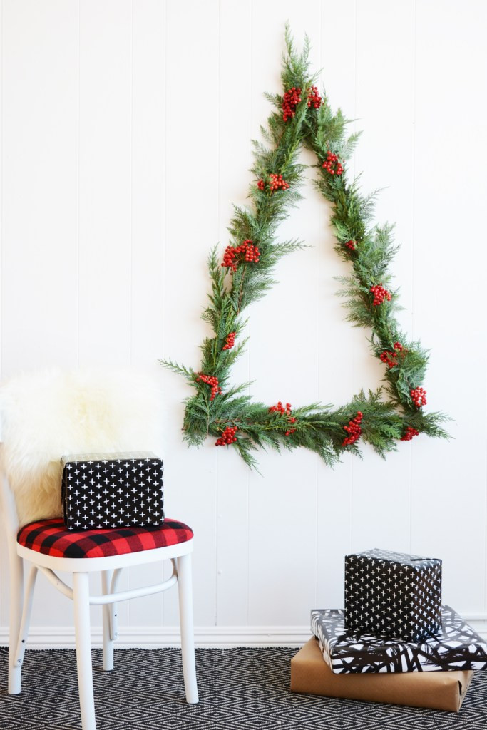 Christmas Wall Decor
 10 DIY Wall Christmas Tree Ideas – Tip Junkie