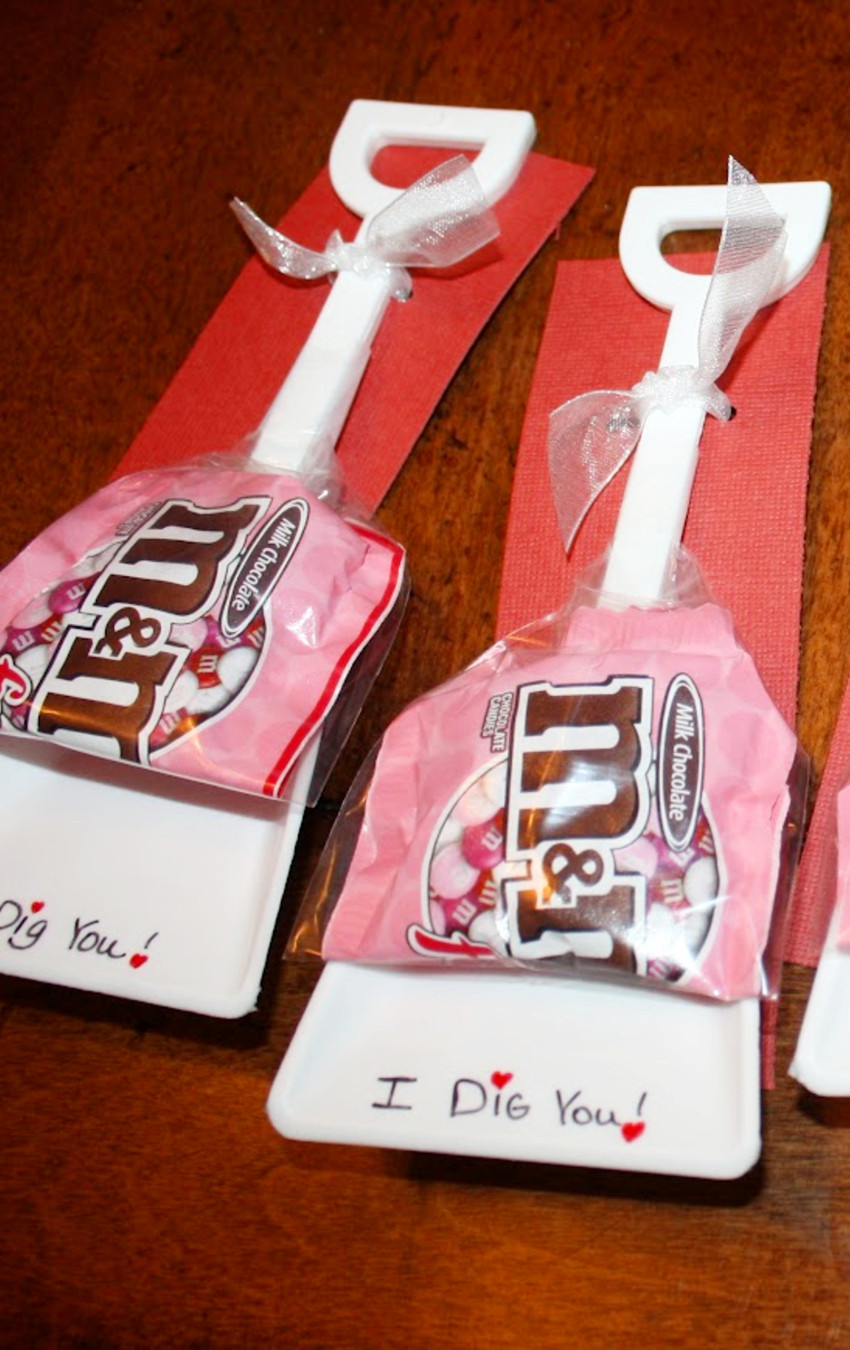 Cool Valentines Day Ideas
 DIY School Valentine Cards for Classmates and Teachers