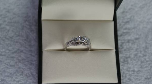 Craigslist Wedding Rings
 Man Sells Satan Ex s Engagement Ring in Brilliantly