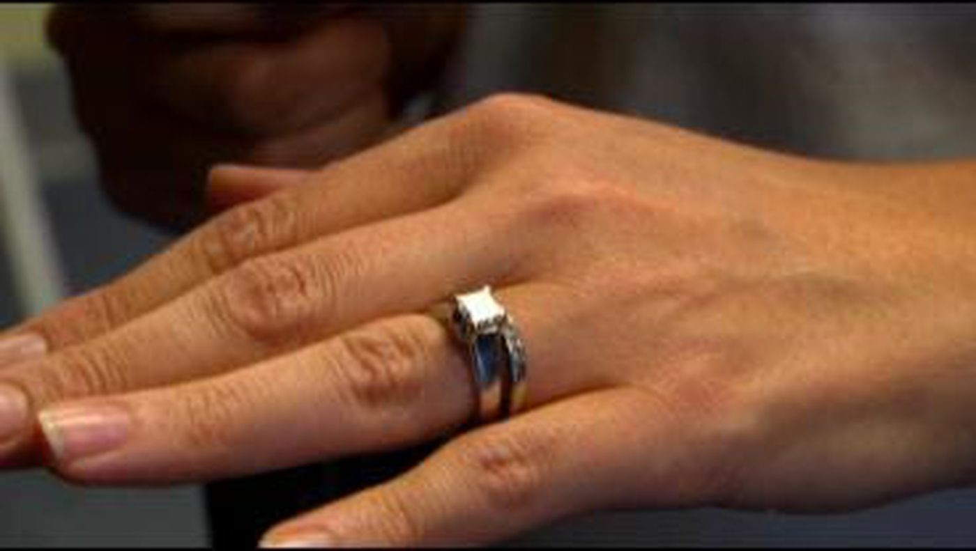 Craigslist Wedding Rings
 Wilmington woman reunites with lost wedding rings after