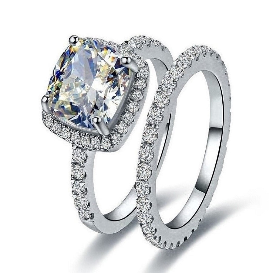 Diamond Band Engagement Ring
 Royal 2CT VVS1 Halo Synthetic Diamonds Engagement Ring