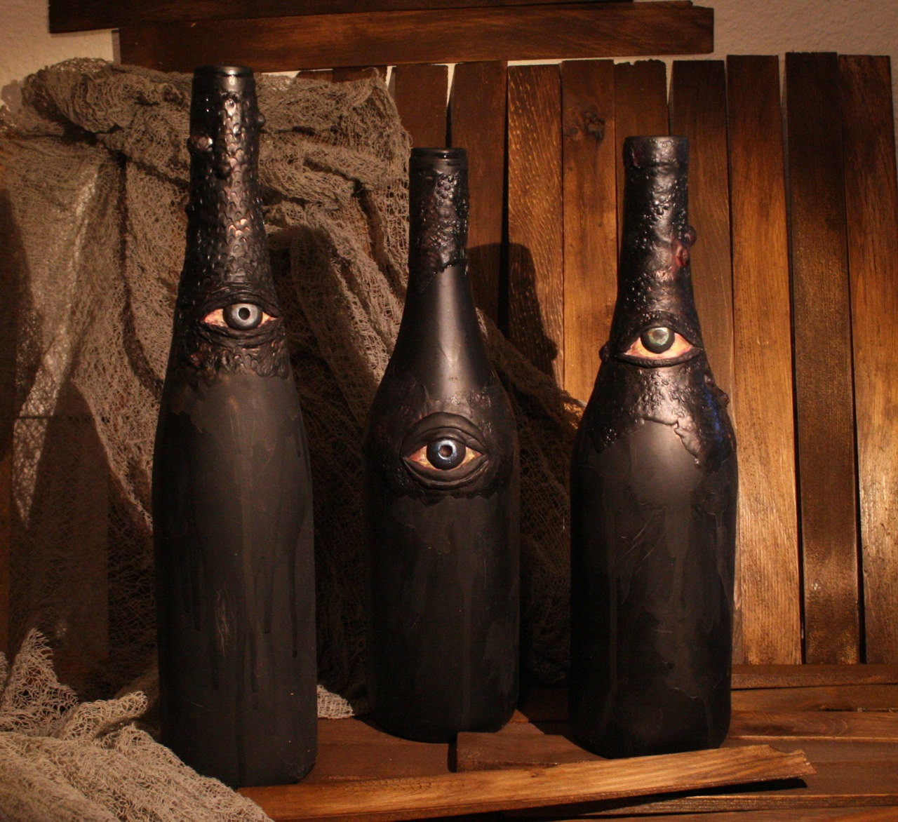 Diy Halloween Props
 Ghoulish Halloween bottle with eye