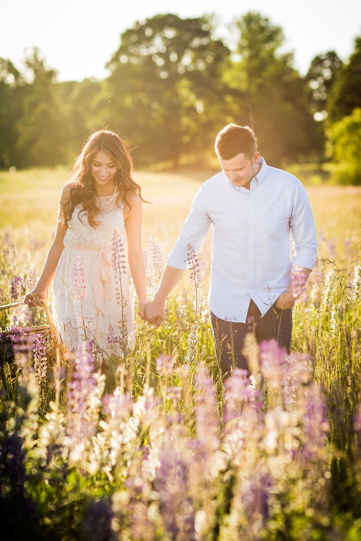 Engagement Photo Ideas For Summer
 What to Wear to Your Engagement Shoot – Glam Radar