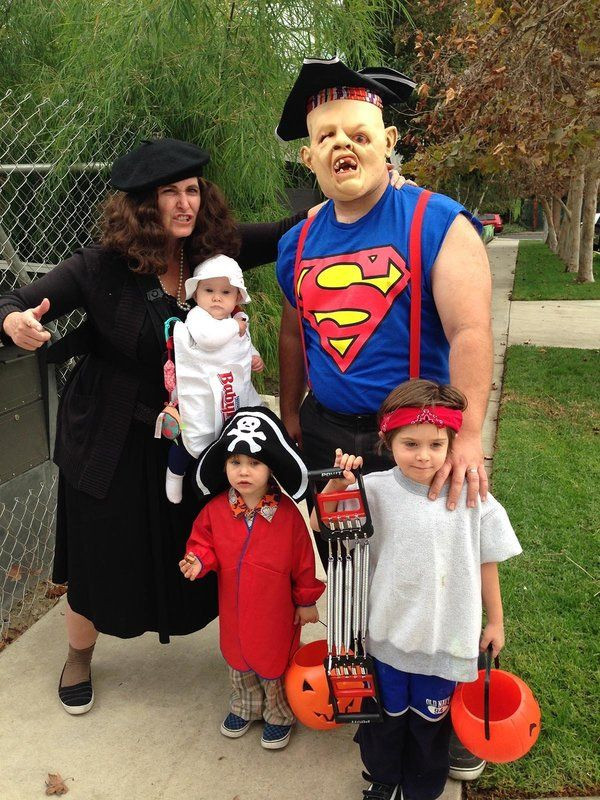 Family Of Four Halloween Costume Ideas
 59 Family Halloween Costumes That Are Clever Cool And