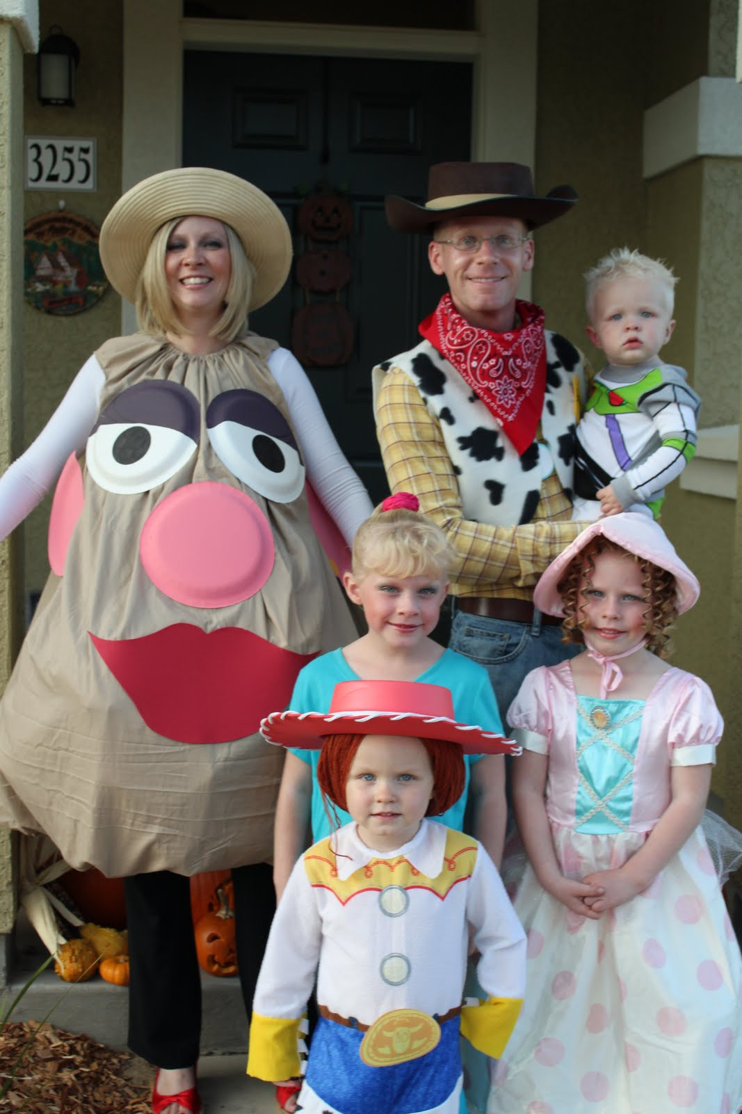 Family Of Four Halloween Costume Ideas
 Wel e to the Krazy Kingdom Halloween Costume Pics
