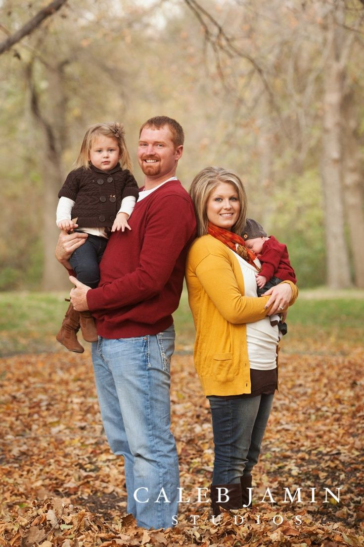 Family Portraits Ideas For Fall
 Family picture