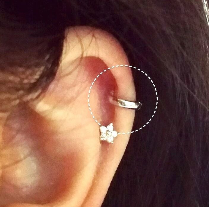Helix Hoop Earrings
 Simple cartilage hoop earring silver rose gold black 5mm