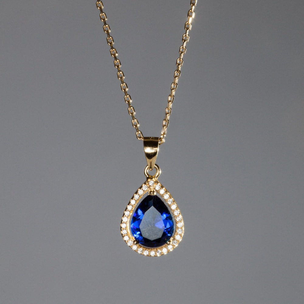 Necklace With Blue Stone
 Old Fashion Vintage Necklace Blue Stone Pendant Gold Necklace