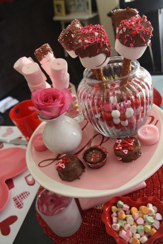 Romantic Decorating Ideas For Valentines Day
 Amazing Romantic Table Centerpiece Decorating Ideas for