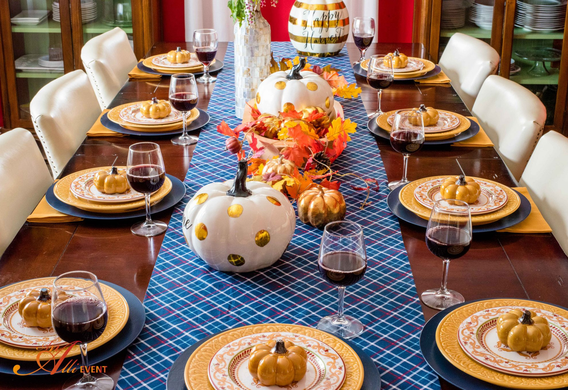 Rustic Thanksgiving Decor
 How to Set a Cozy Rustic Thanksgiving Table An Alli Event
