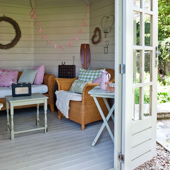 Summer House Decor
 Include mix and match furniture
