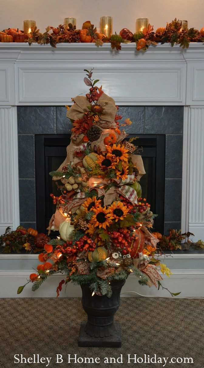 Thanksgiving Tree Ideas
 Decorated Christmas Tree for Fall