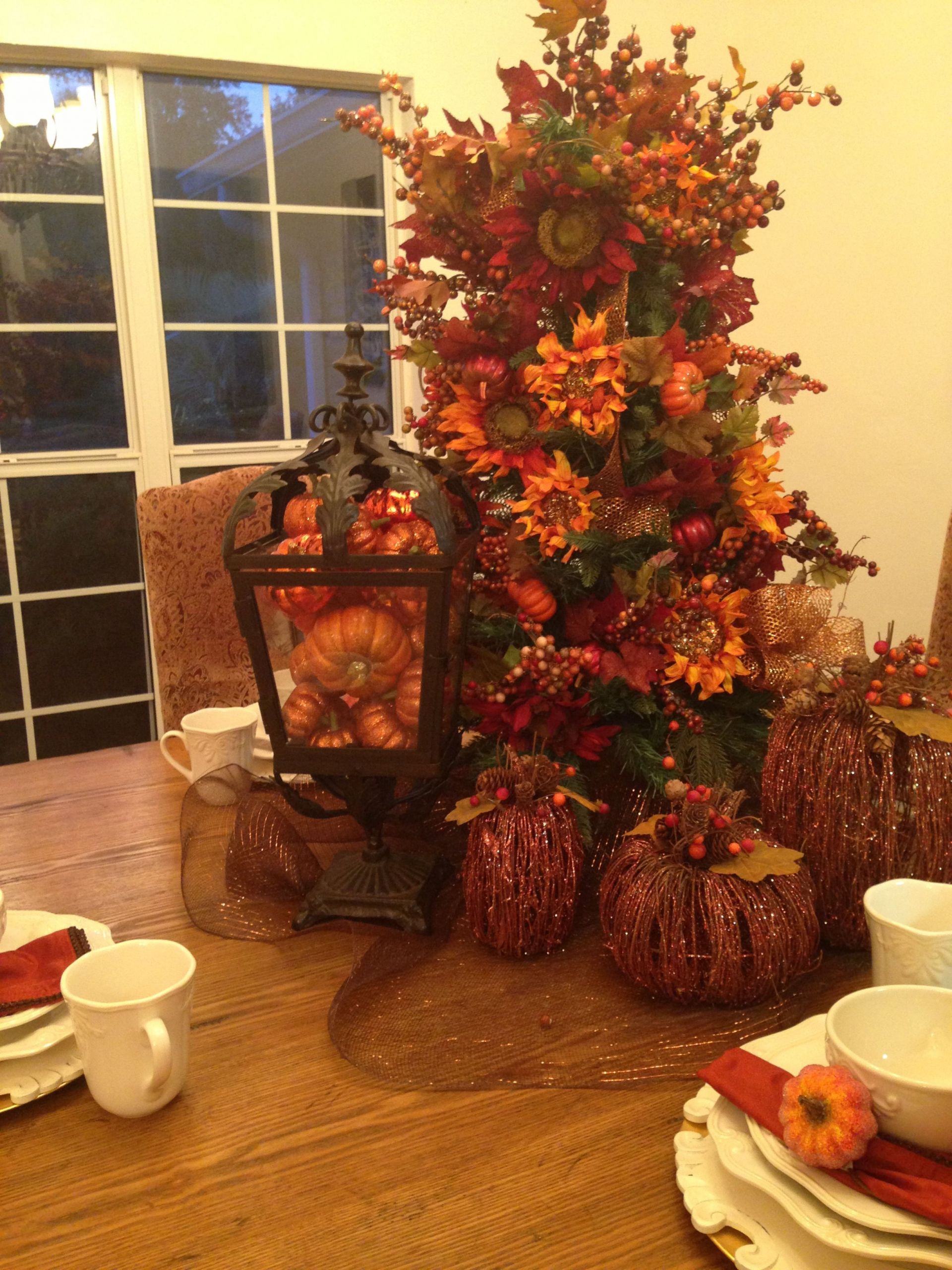 Thanksgiving Tree Ideas
 Fall Tree & Pumpkins