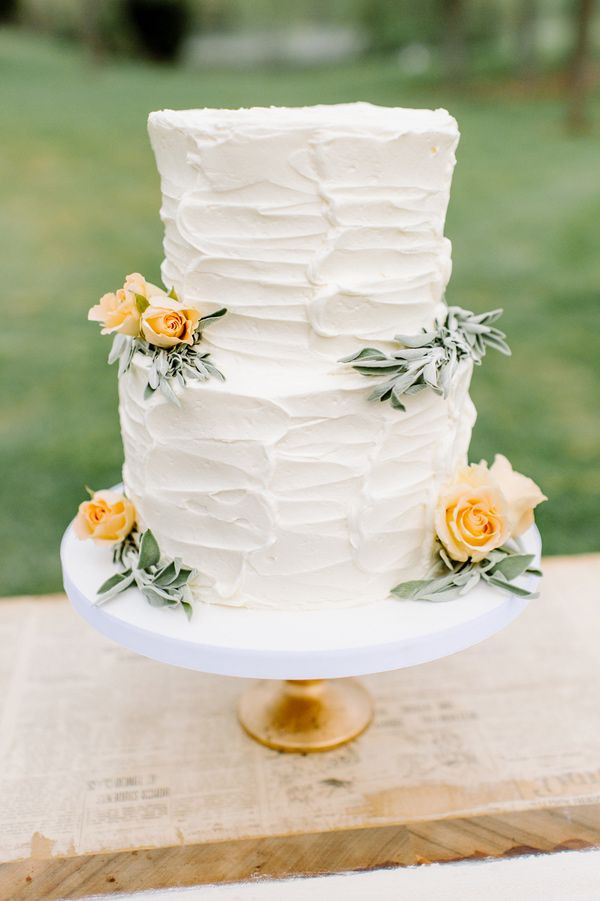Wedding Cake Ideas For Summer
 Stunning & Scrumptious Summer Wedding Cake Ideas Chic