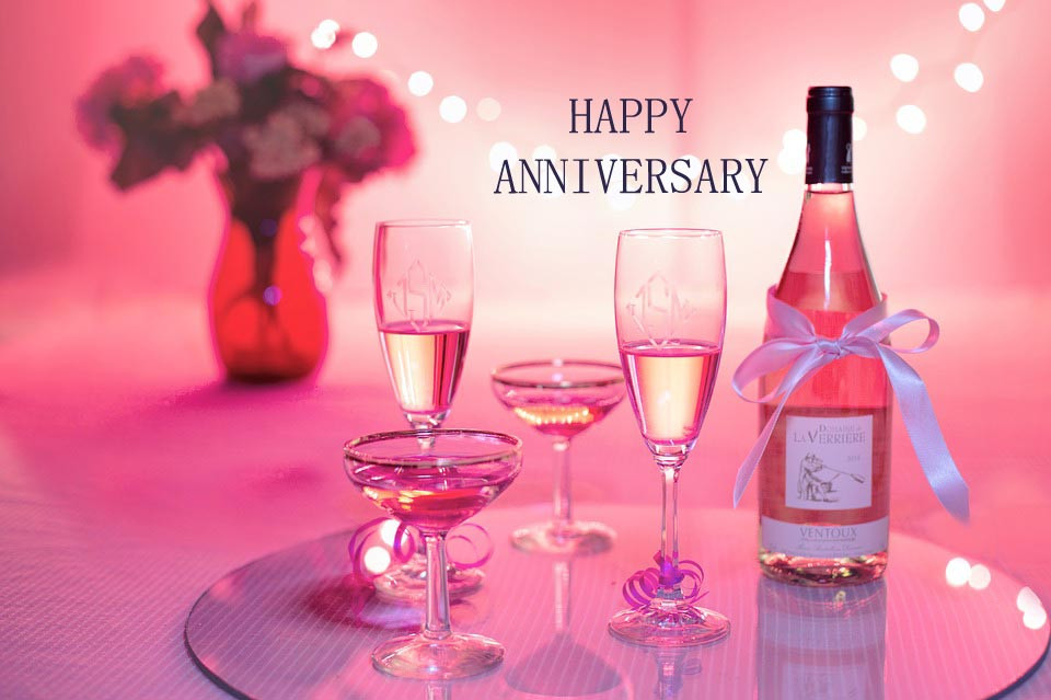 Anniversary Gift Ideas For Couple
 10 Best Anniversary Gifts For Couples