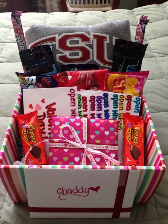 Cute Gift Ideas For Boyfriend For Valentines Day
 Gift Basket 23 DIY Valentines Crafts for Boyfriend