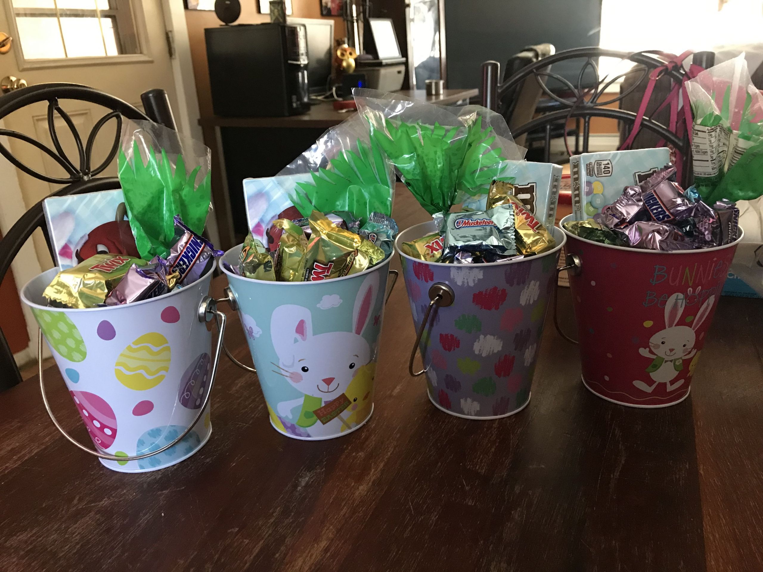 Easter Gifts For Friends
 Mini Easter baskets for friends coworkers