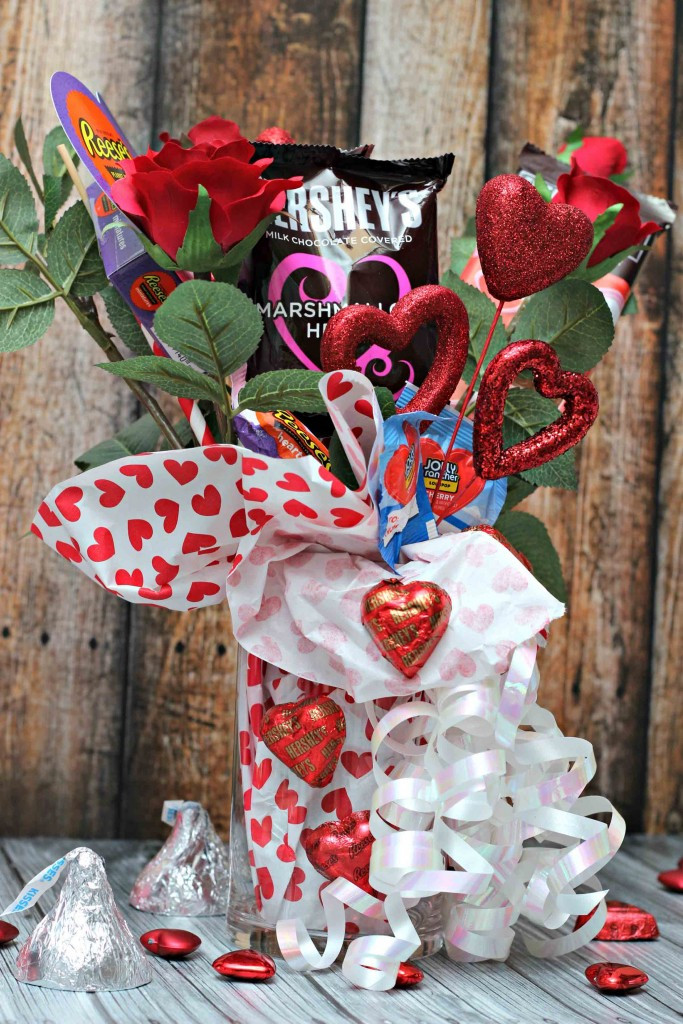 Valentine Gift Ideas For Her Homemade
 25 DIY Valentine s Gifts For Friends To Try This Season