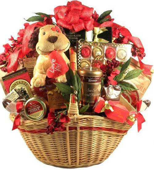 Valentine Gift Ideas To Wife
 15 Valentine s Day Gift Basket Ideas For Husbands Wife