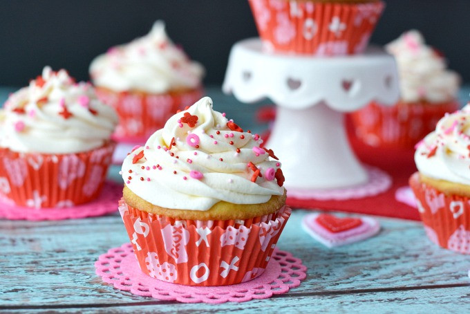 Valentines Day Cupcakes Recipes
 Valentine Cupcakes With Homemade Marshmallow Cream