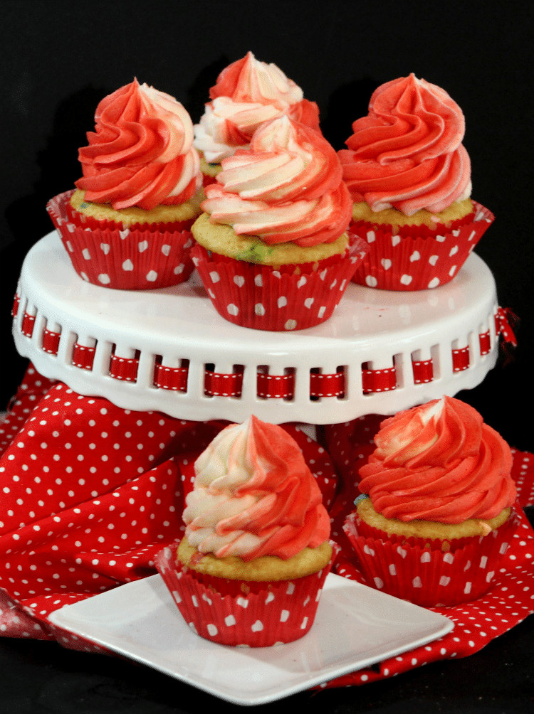 Valentines Day Cupcakes Recipes
 Red And White Vanilla Valentine’s Day Cupcakes