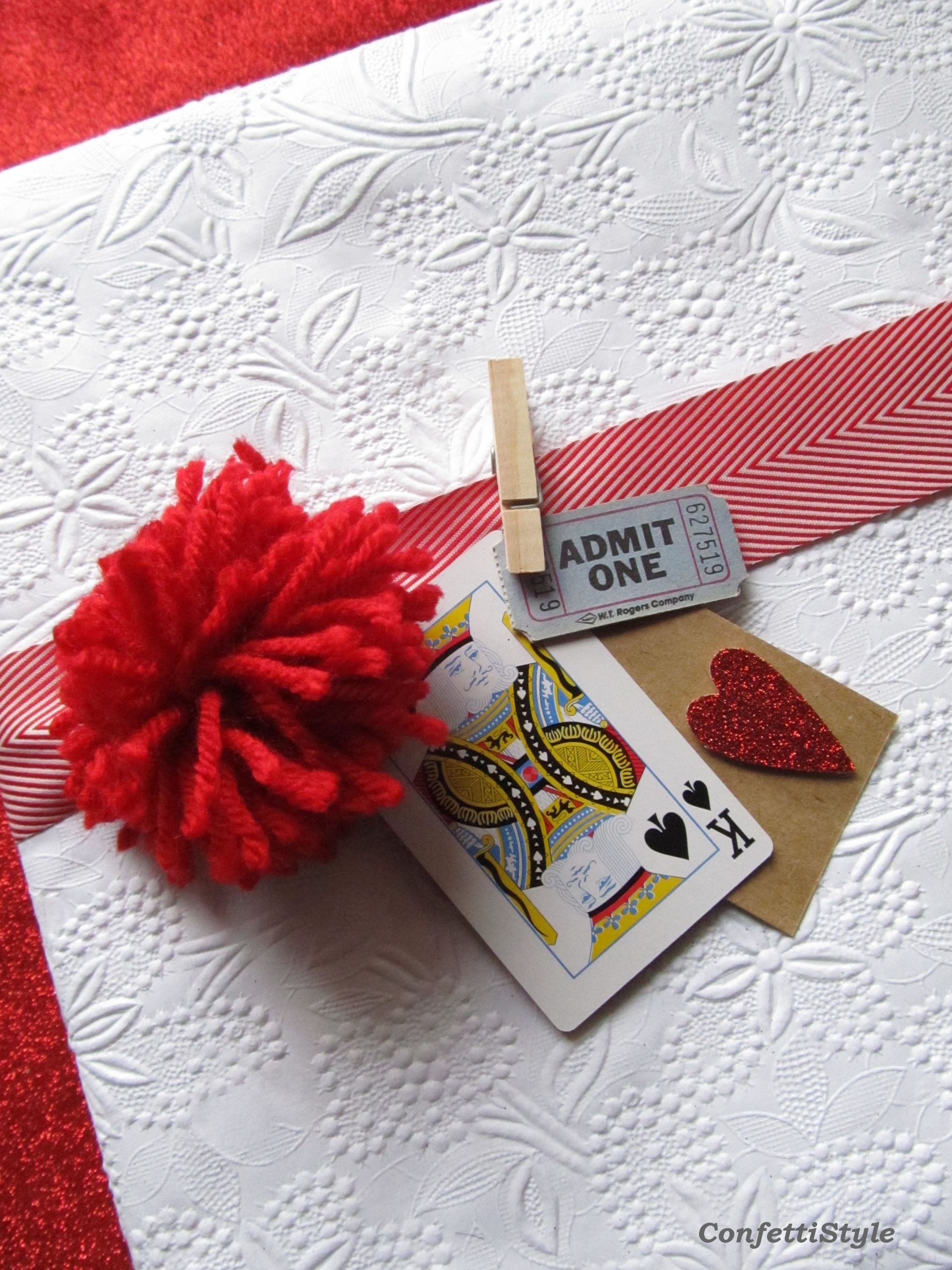 Valentines Gift Wrapping Ideas
 5 1Simple and Sweet Valentine Gift Wrap Ideas